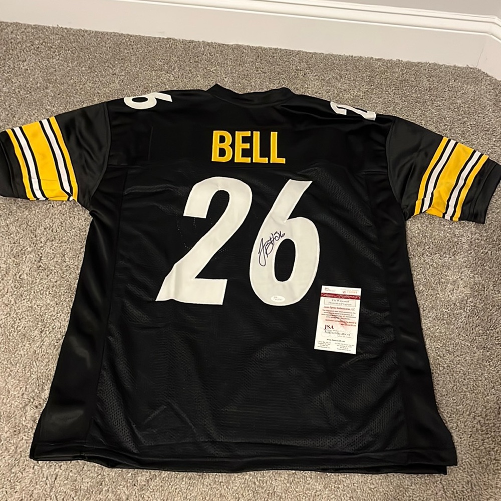 Le’Veon Bell autographed and authenticated Pittsburgh Steelers jersey